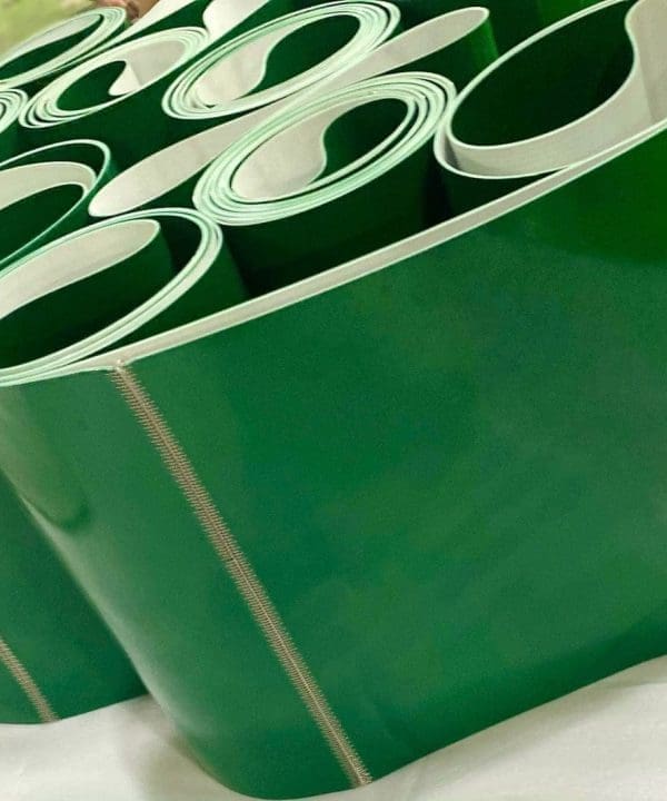 Băng tải PVC xanh đóng đinh xương cá