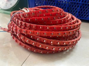 Dây đai PU gắn gai thép